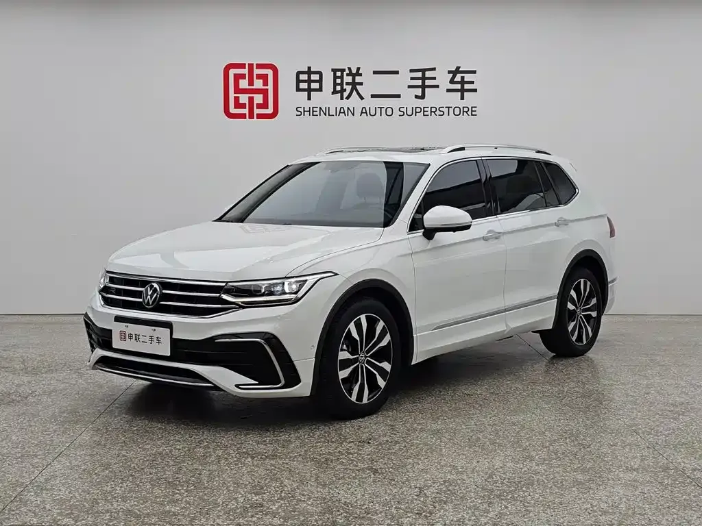 Volkswagen Tiguan L — фото 1