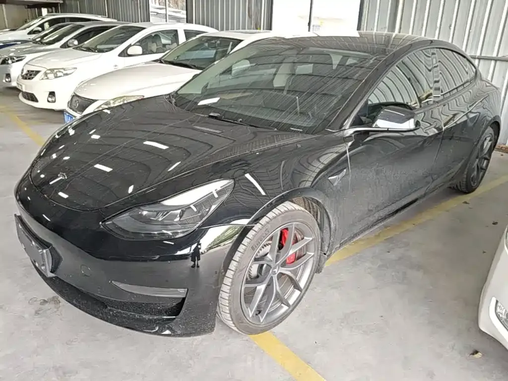 Tesla Model 3 — фото 3