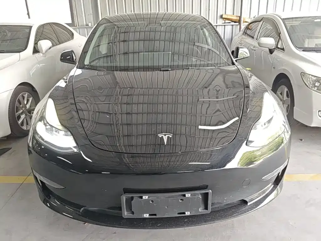 Tesla Model 3 — фото 5