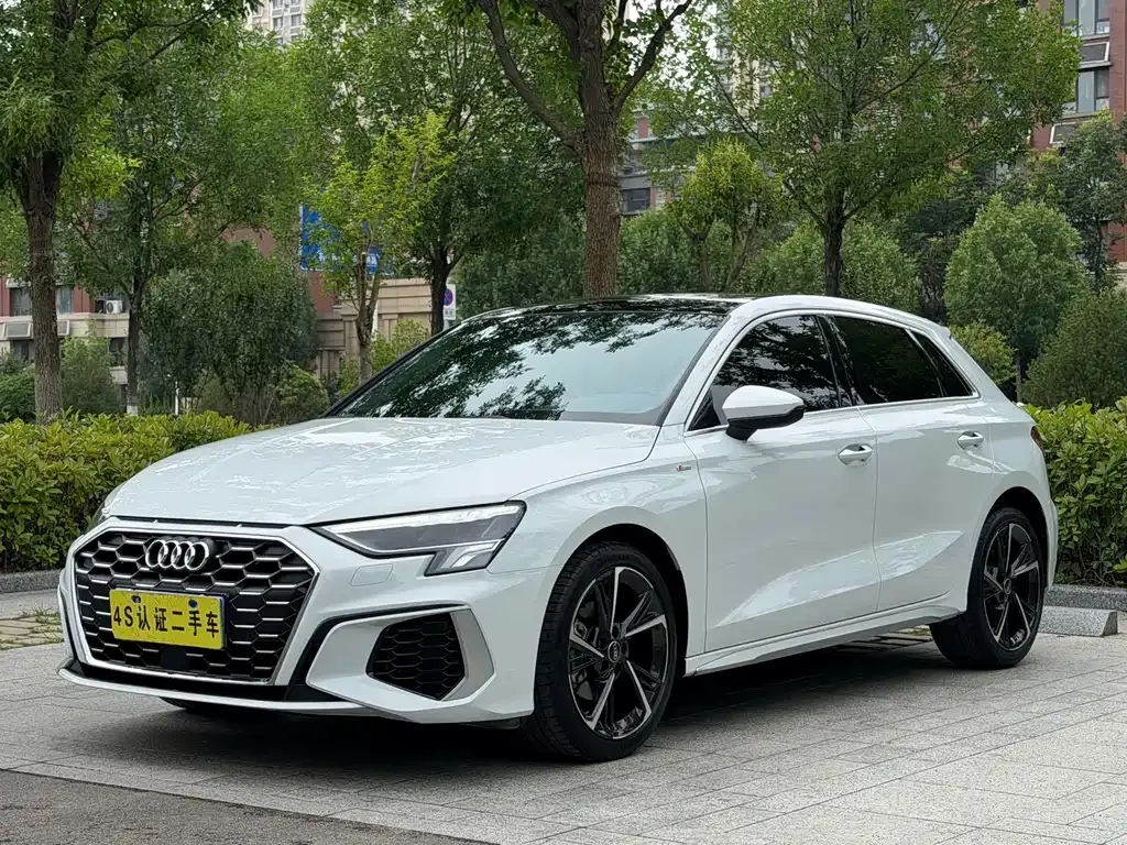 Audi A3 — фото 1