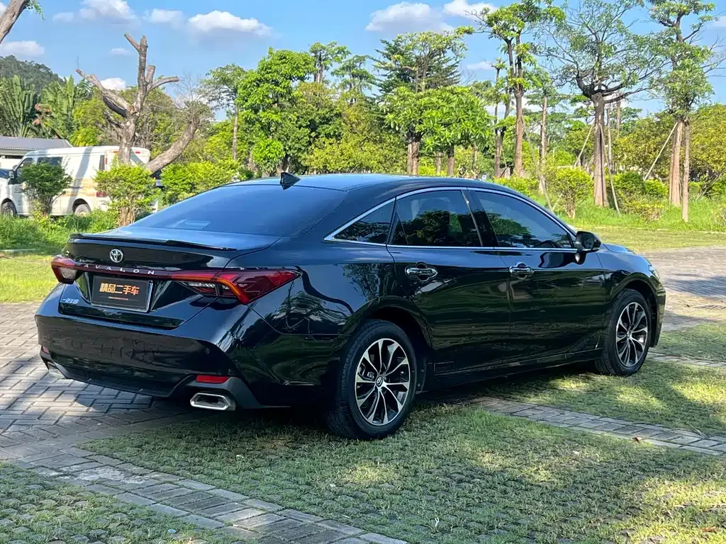 Toyota Avalon — фото 10