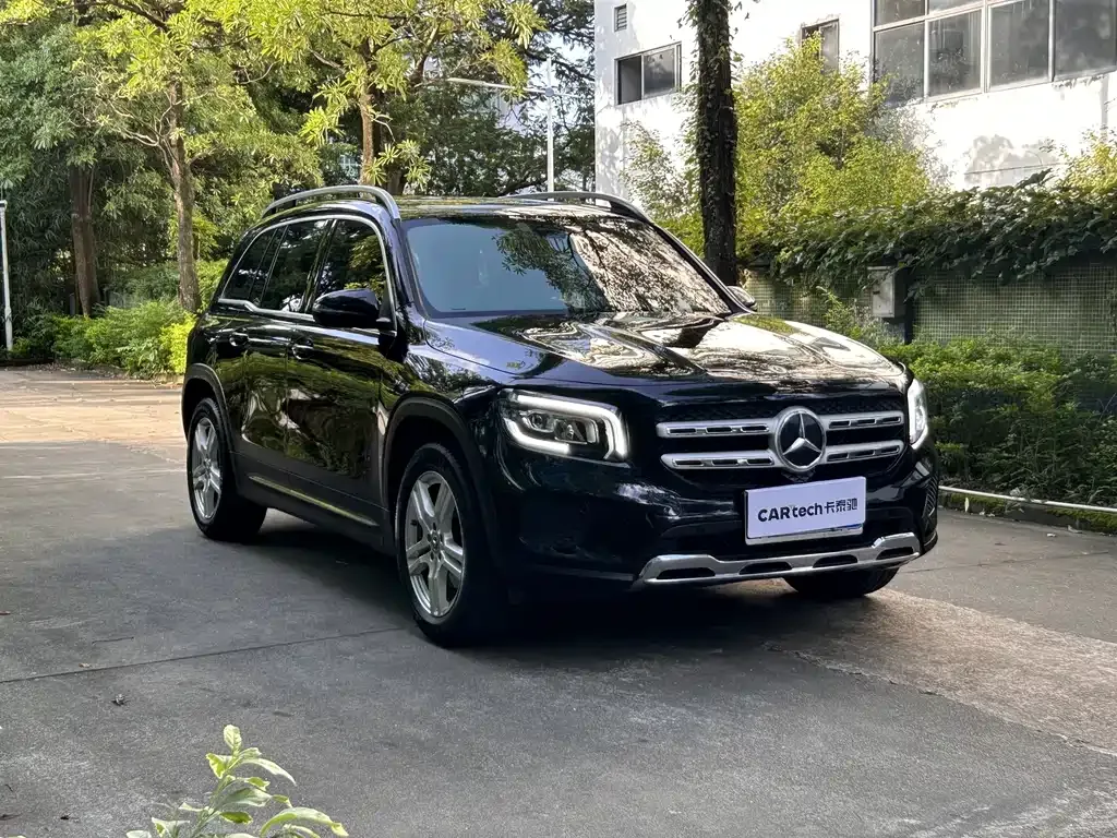 Mercedes-Benz GLB — фото 10