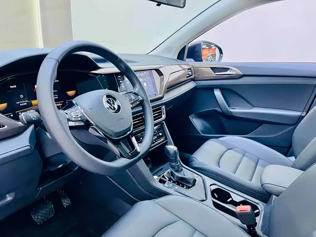Volkswagen Tharu — фото 2