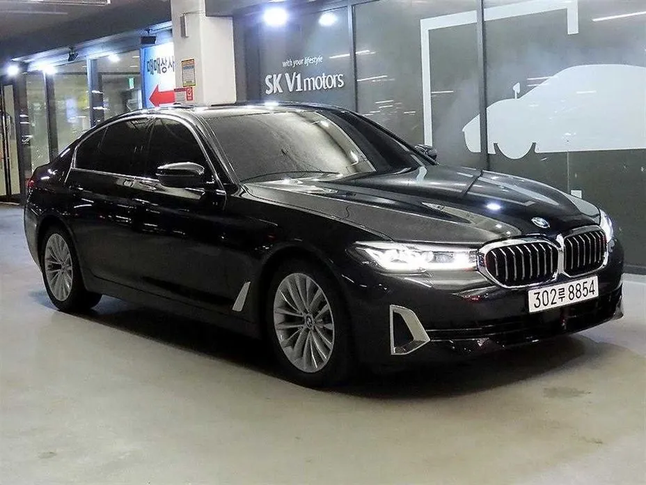 BMW 5-Series — фото 1