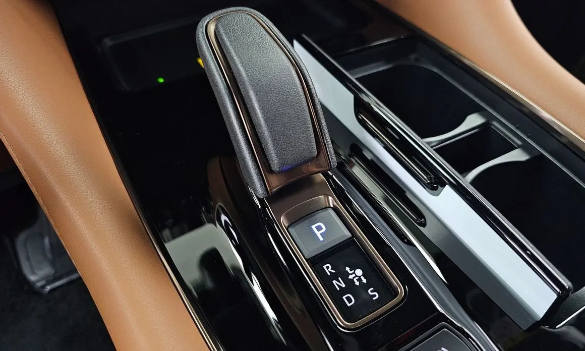 Toyota Alphard — фото 6