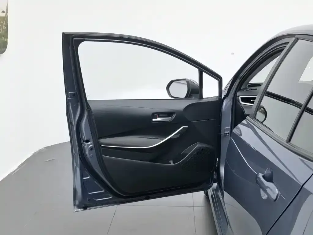 Toyota Corolla — фото 2