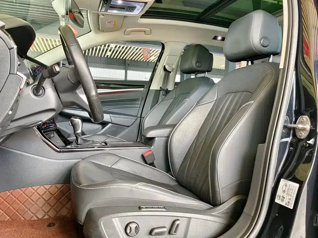Volkswagen Passat — фото 10