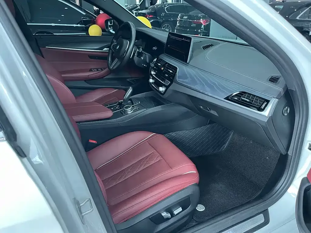 BMW 5 Series — фото 10