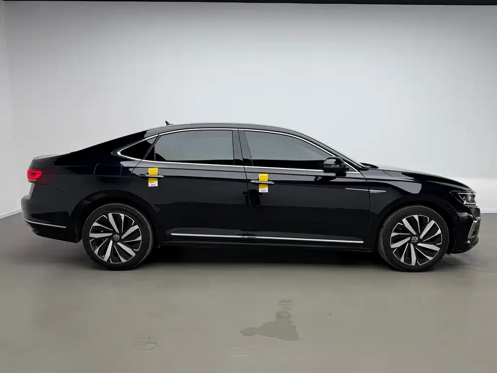 Volkswagen Passat — фото 6