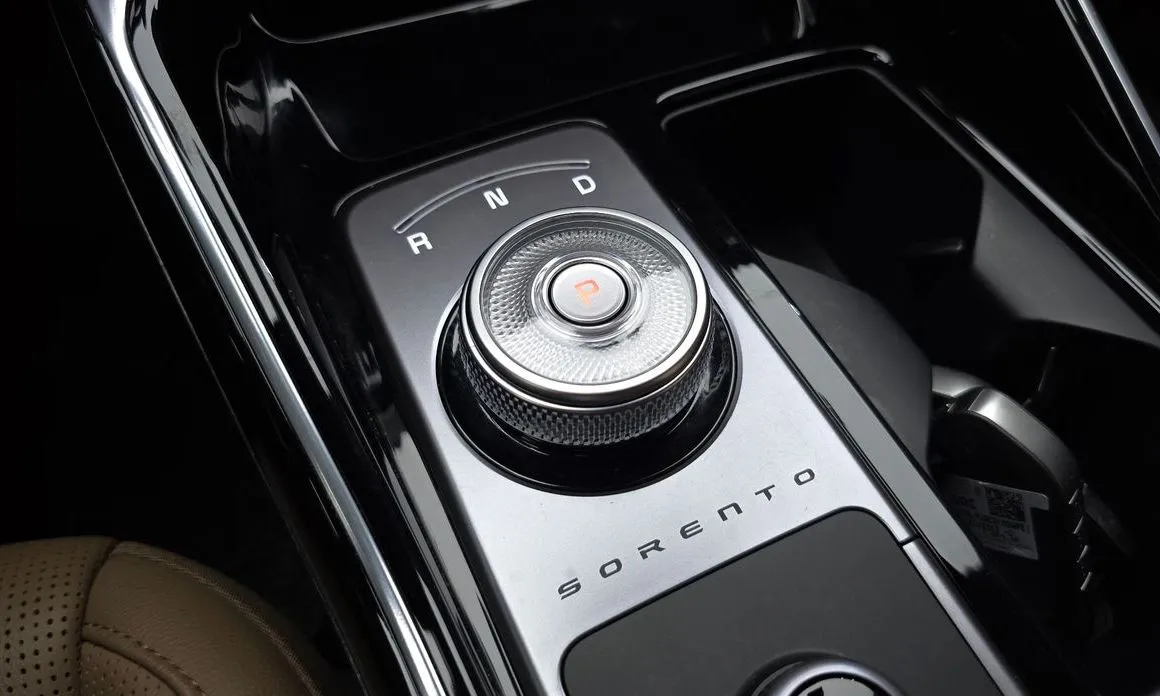 Kia Sorento — фото 8