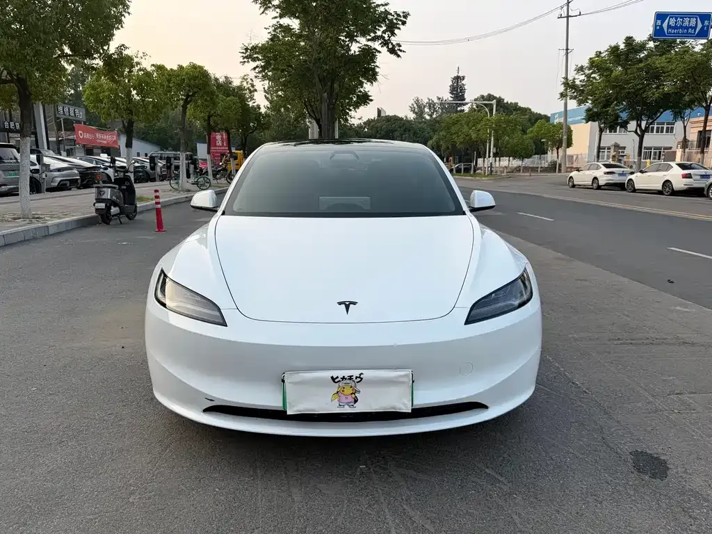 Tesla Model 3 — фото 9