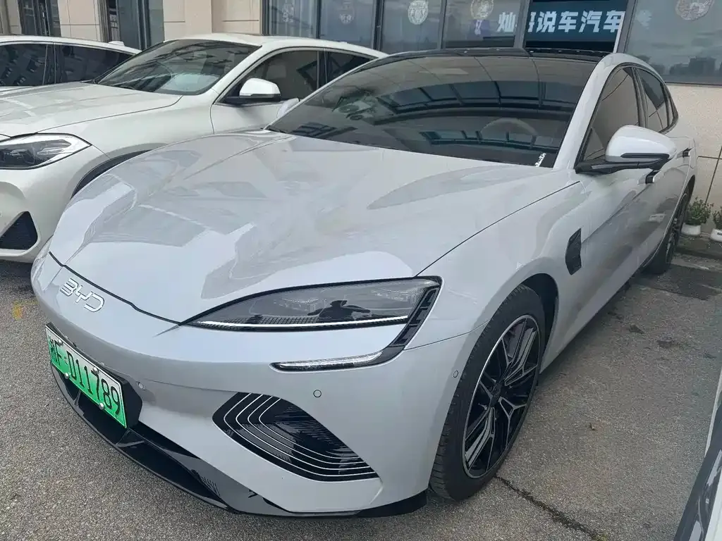 BYD Seal — фото 1