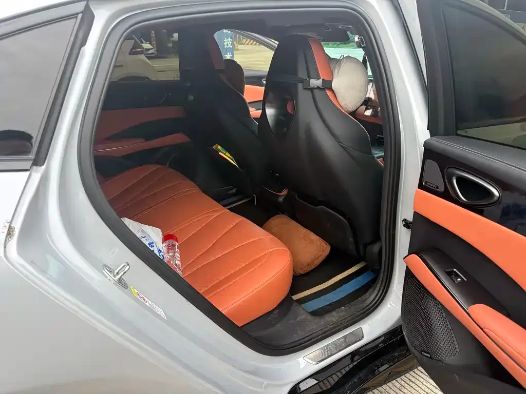 BYD Seal — фото 3