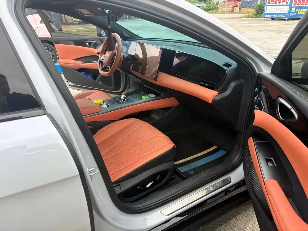 BYD Seal — фото 2