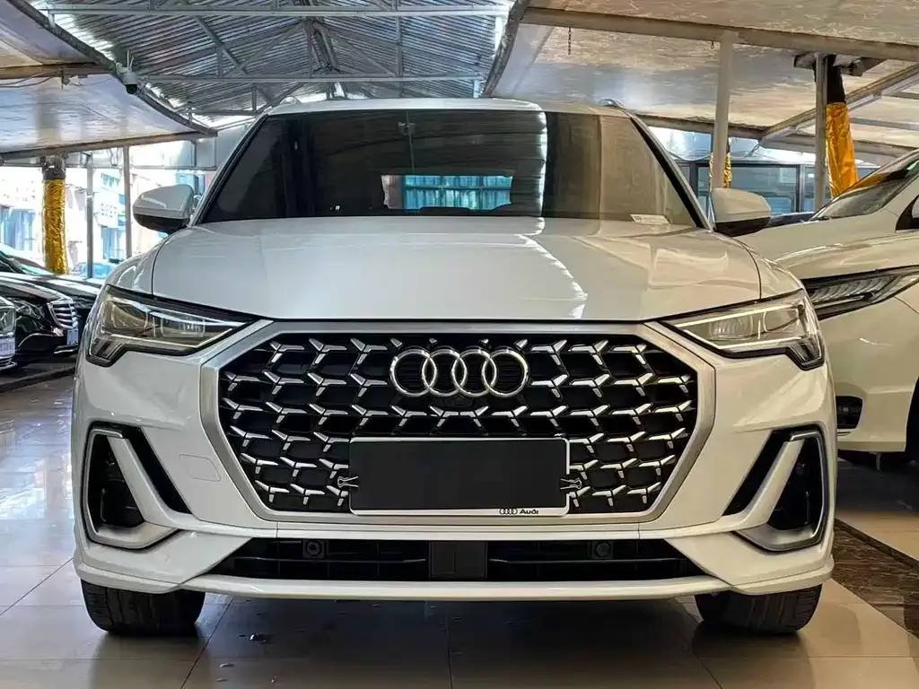 Audi Q3 — фото 9