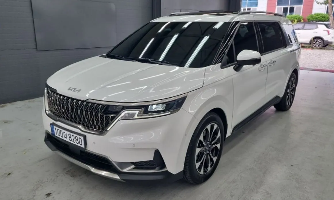Kia Carnival — фото 1
