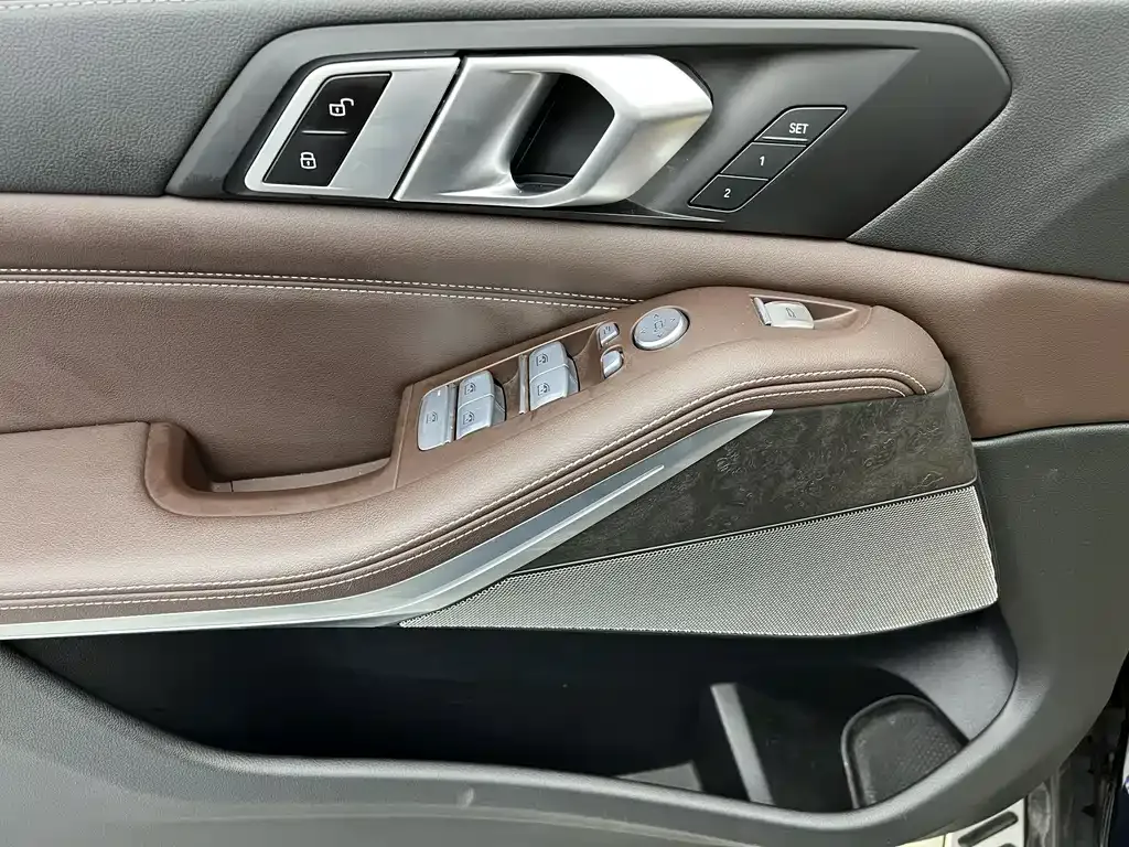 BMW X5 — фото 9