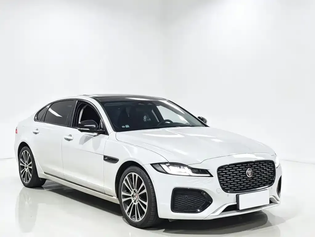 Jaguar XFL — фото 1