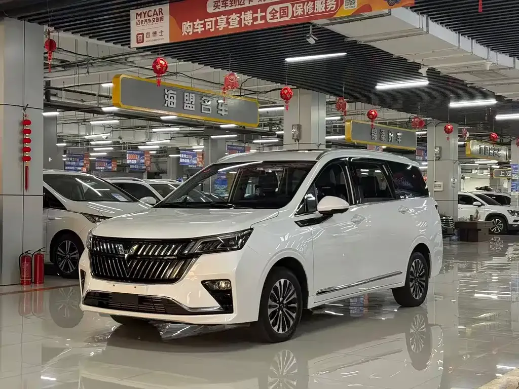 Wuling Jiachen — фото 1