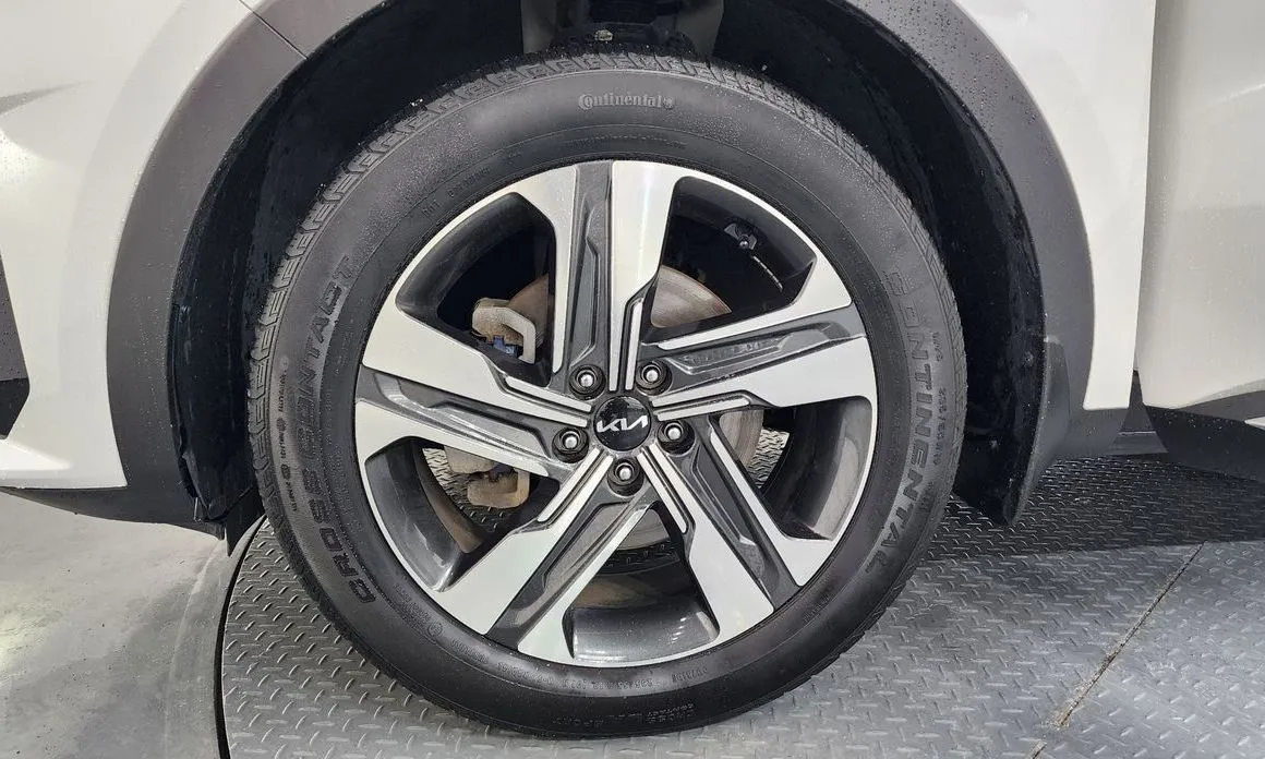 Kia Sorento — фото 10