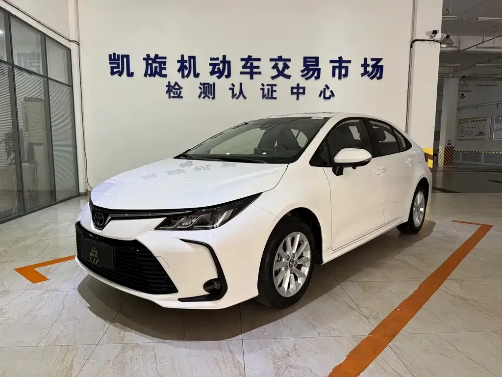 Toyota Corolla — фото 1