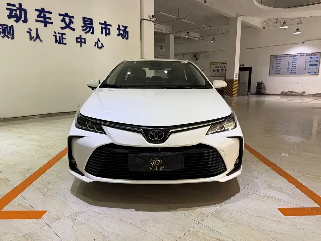 Toyota Corolla — фото 2