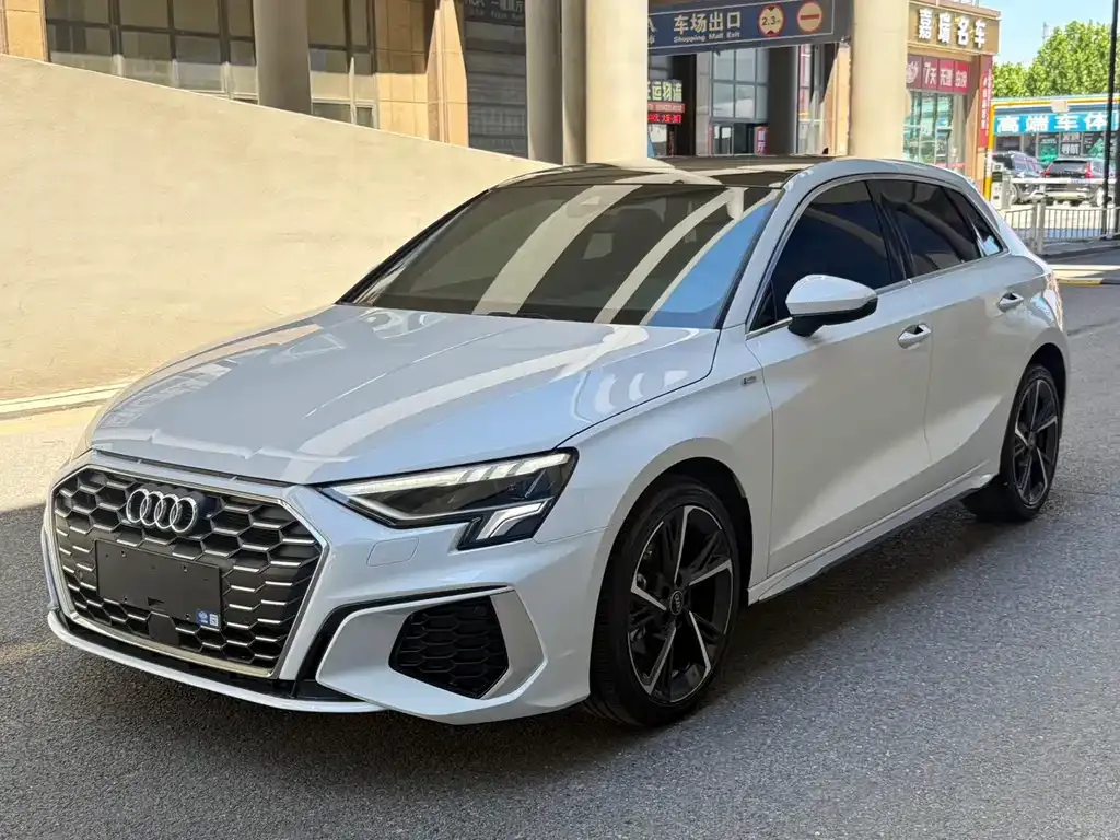 Audi A3 — фото 1