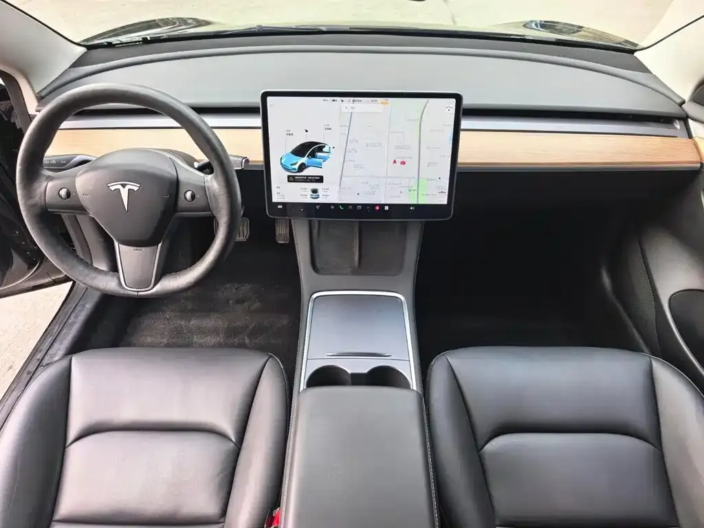 Tesla Model 3 — фото 7