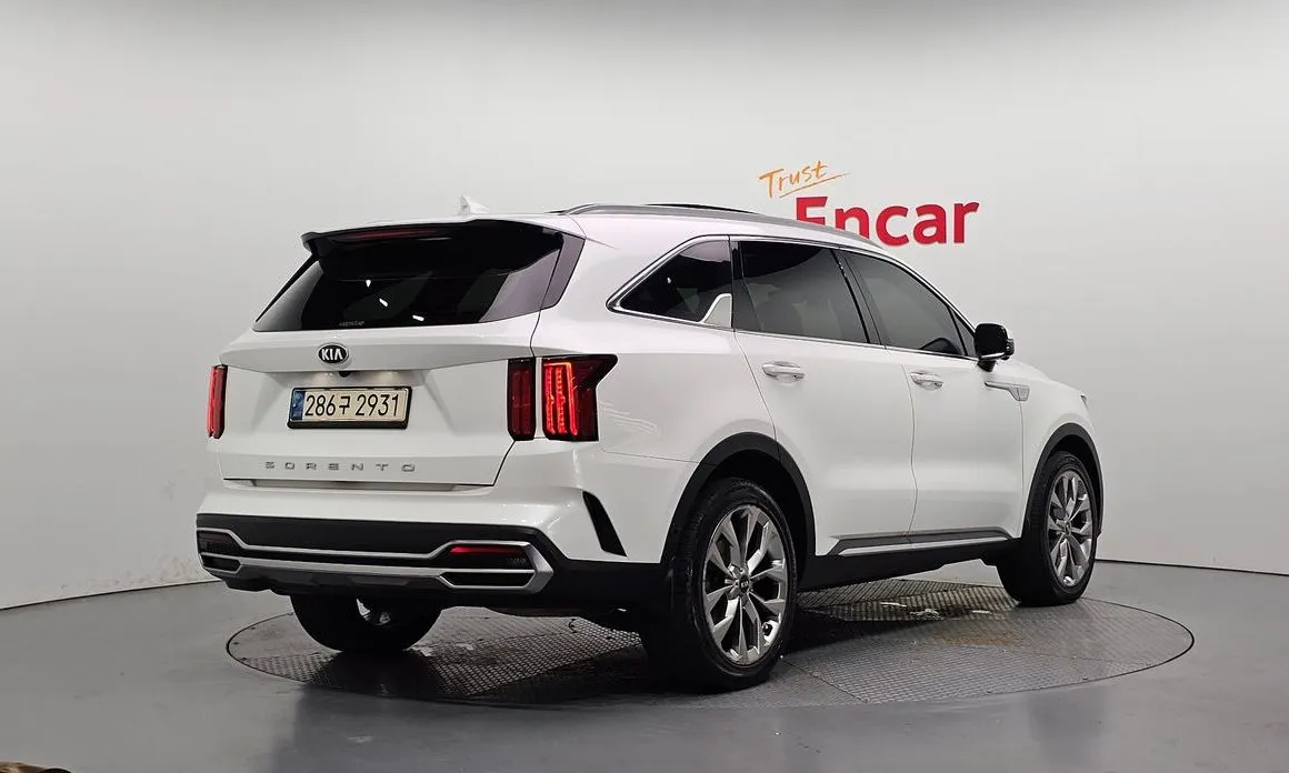 Kia Sorento — фото 6