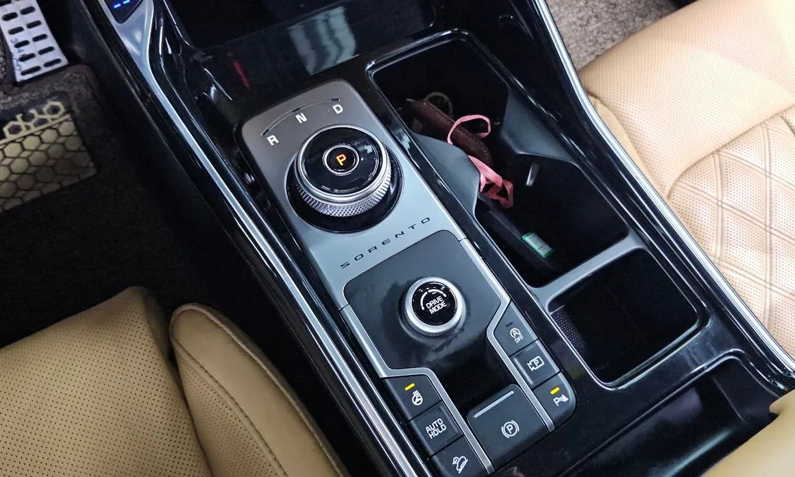 Kia Sorento — фото 10