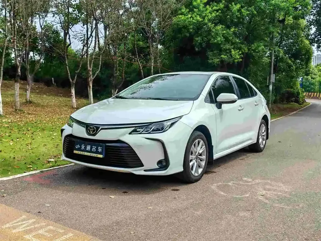 Toyota Corolla — фото 1