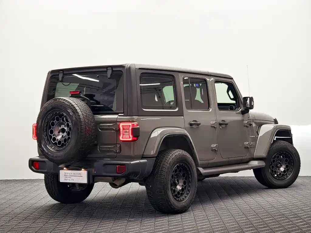 Jeep Wrangler — фото 9