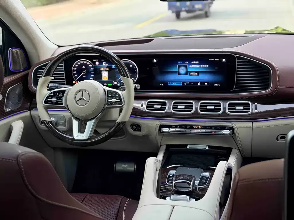 Mercedes-Benz GLS — фото 10