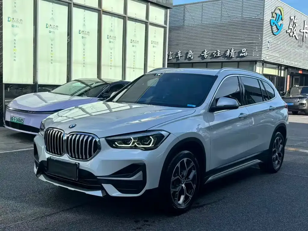 BMW X1 — фото 1