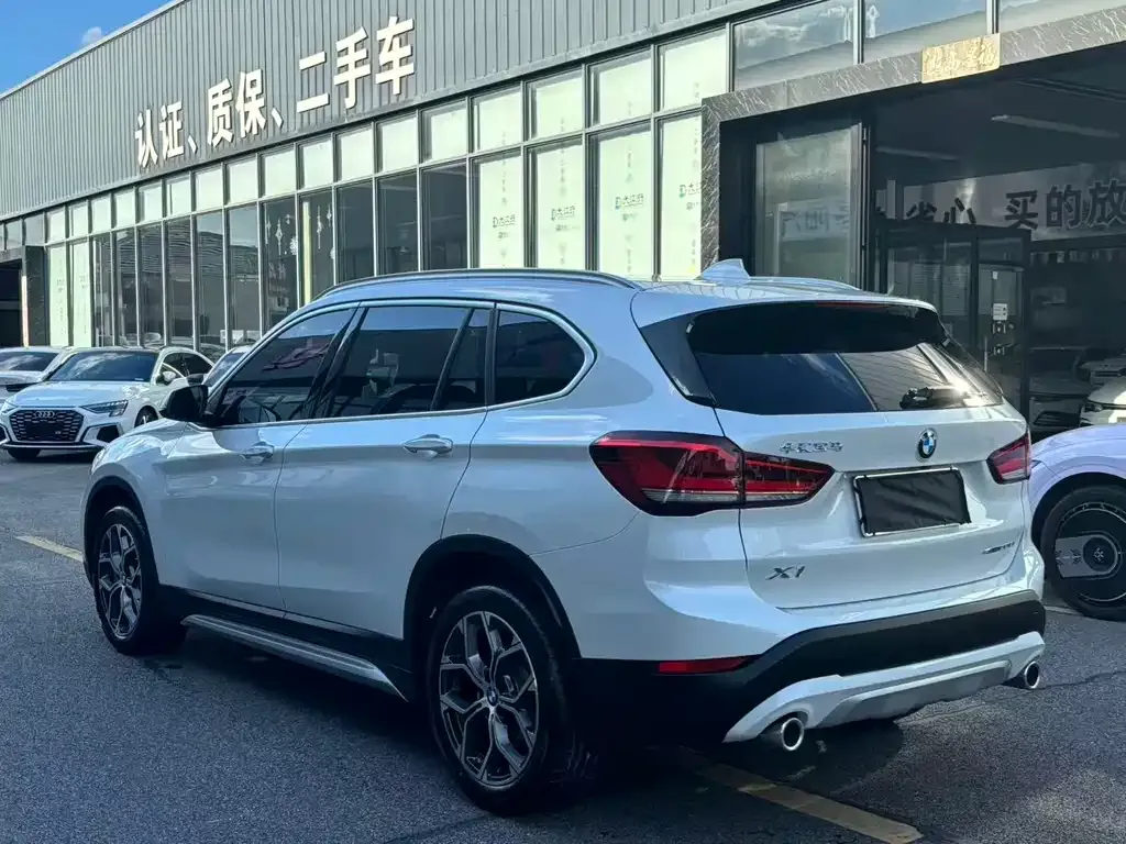 BMW X1 — фото 9