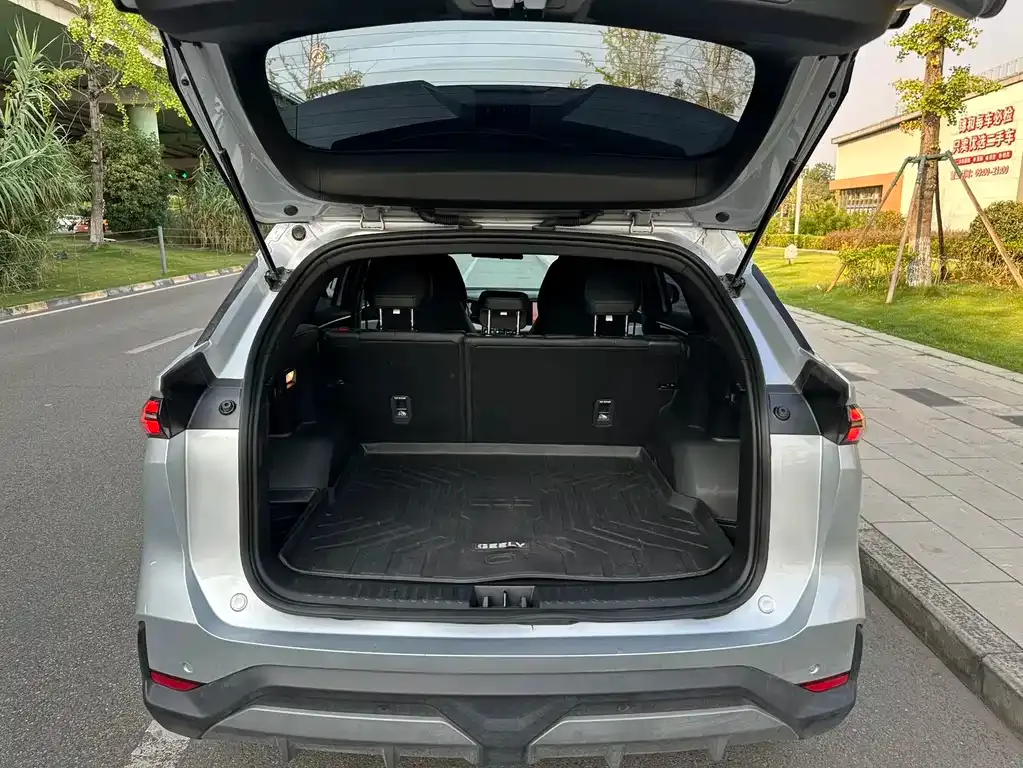 Geely Galaxy L7 — фото 10