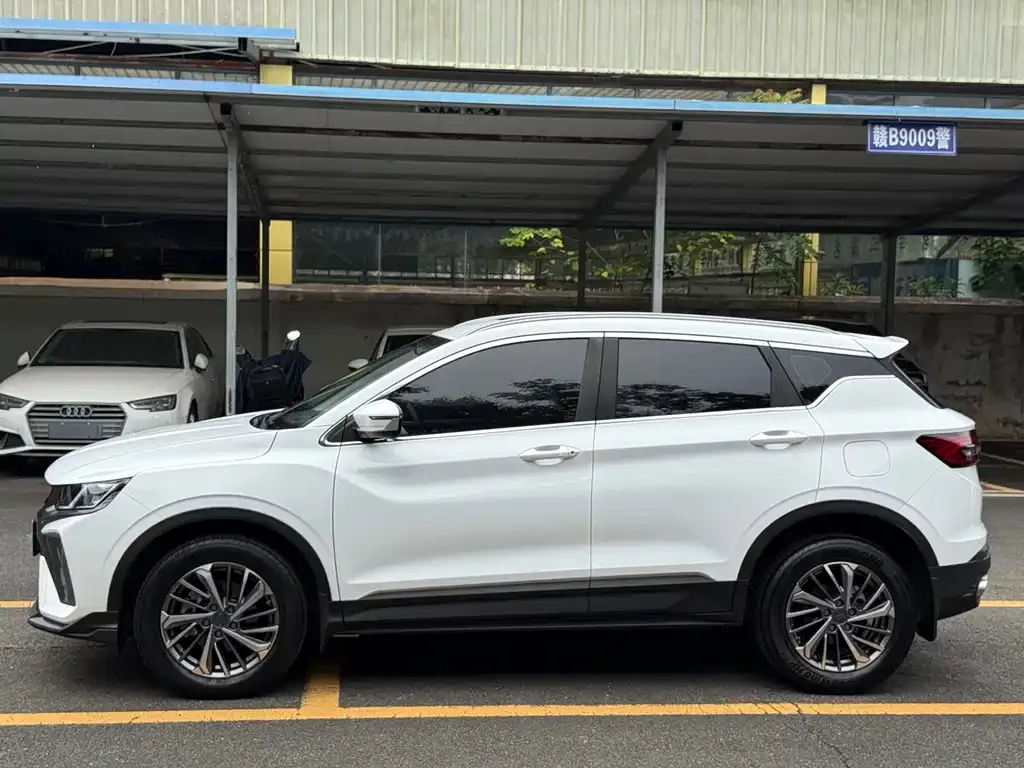 Geely Binyue — фото 10