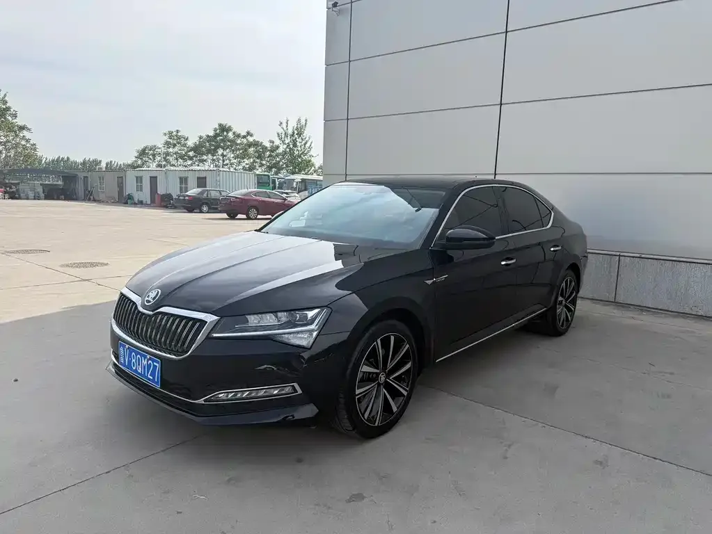 Skoda Superb — фото 9