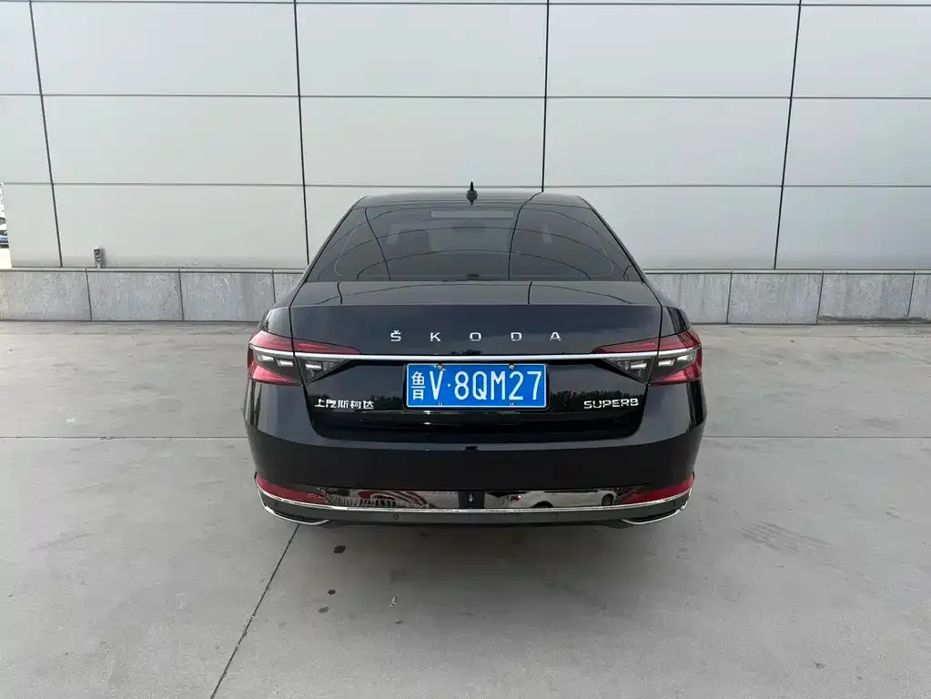 Skoda Superb — фото 2