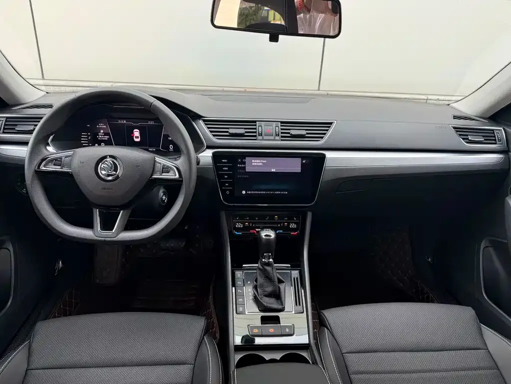 Skoda Superb — фото 6