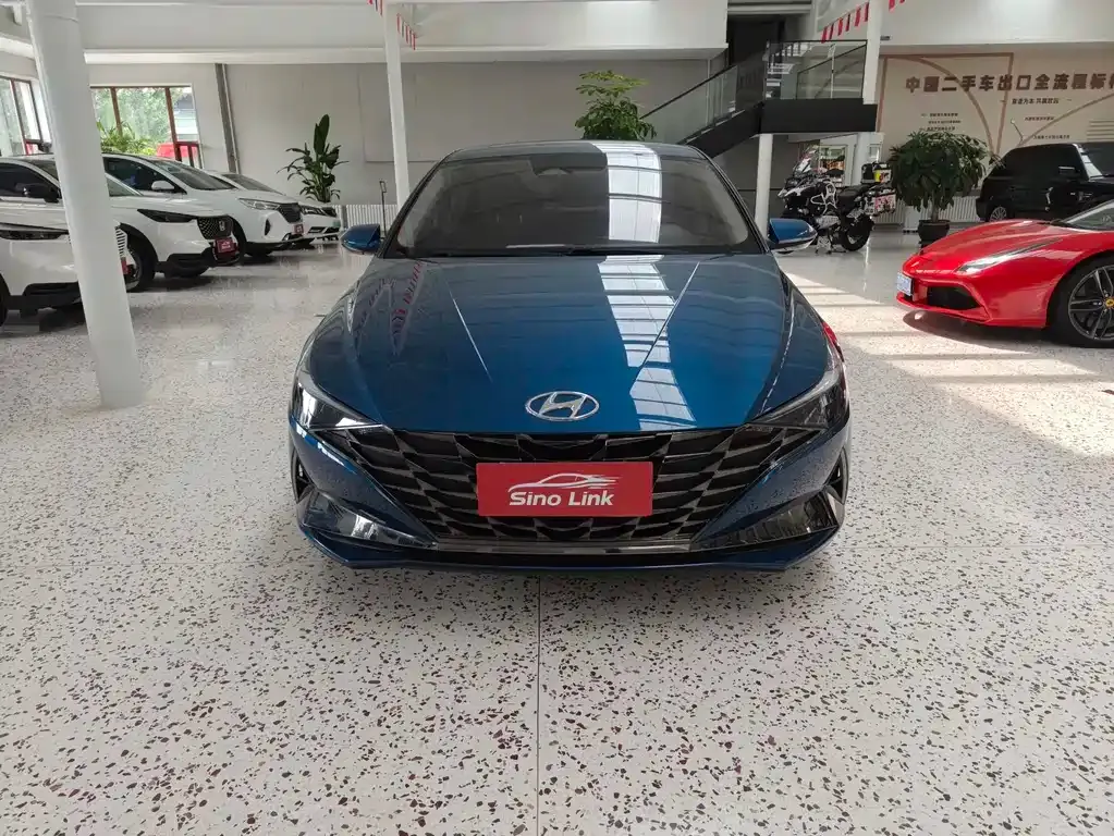 Hyundai Elantra — фото 10