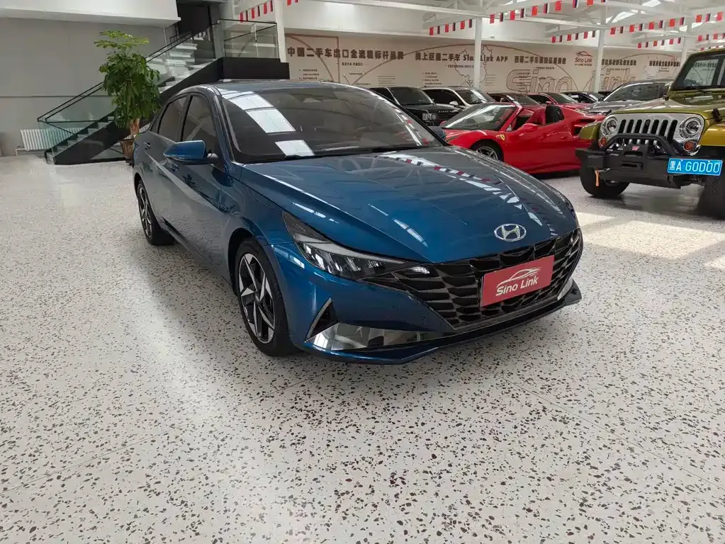 Hyundai Elantra — фото 9