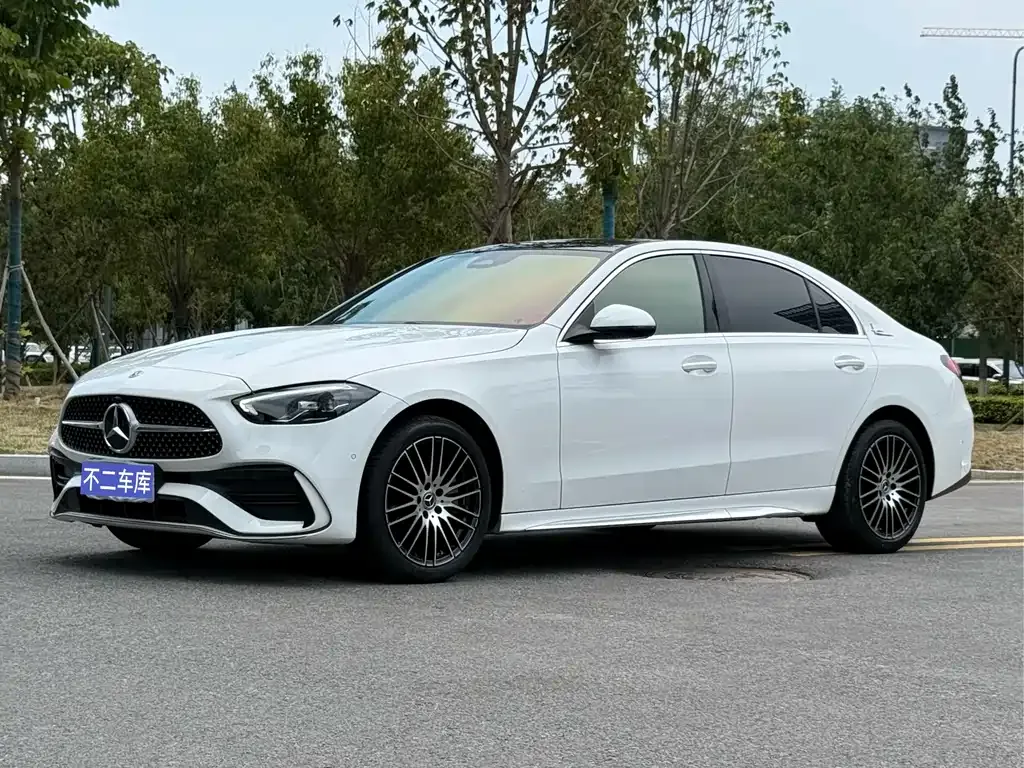 Mercedes-Benz C-Class — фото 1