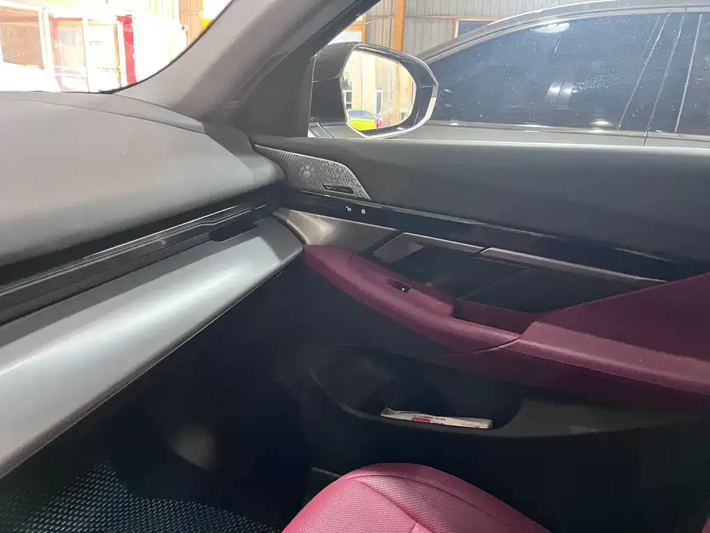 BMW 5 Series 2024 из CN, фото 4