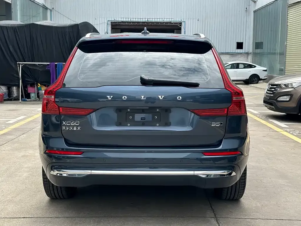 Volvo XC60 — фото 7