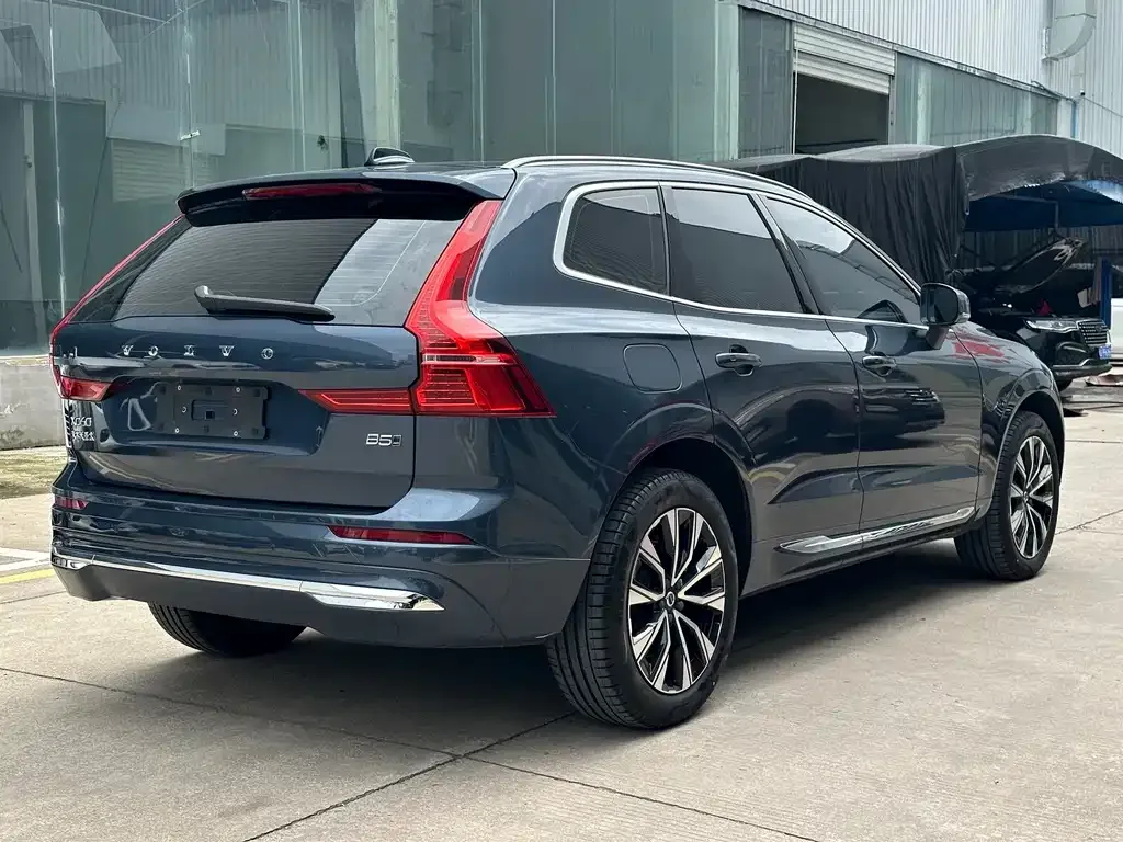 Volvo XC60 — фото 5