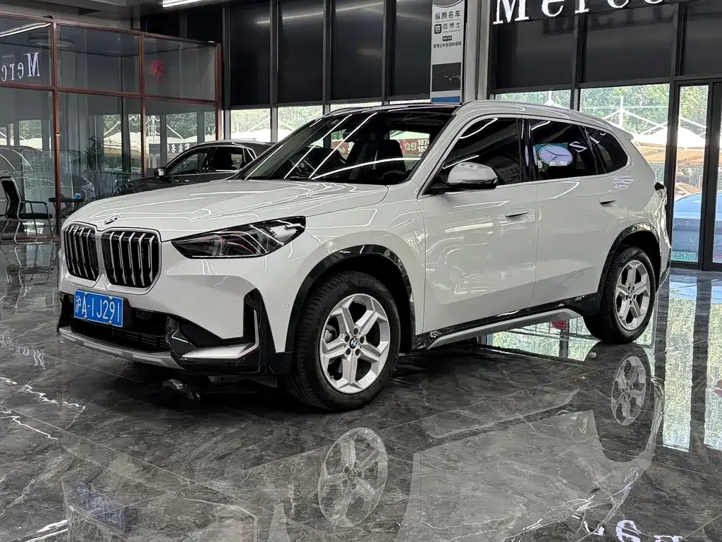 BMW X1 — фото 1