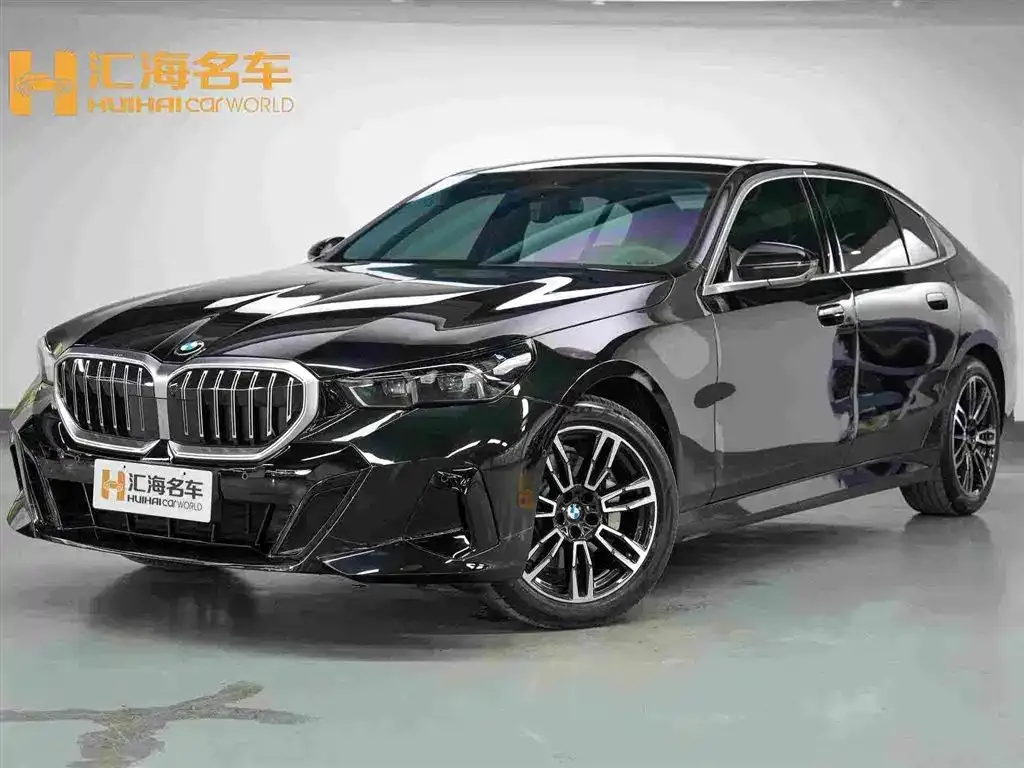 BMW 5 Series — фото 1