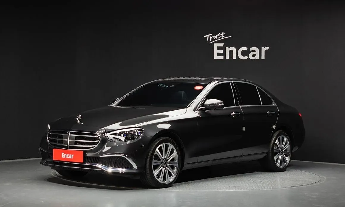 Mercedes-Benz E-Class — фото 1