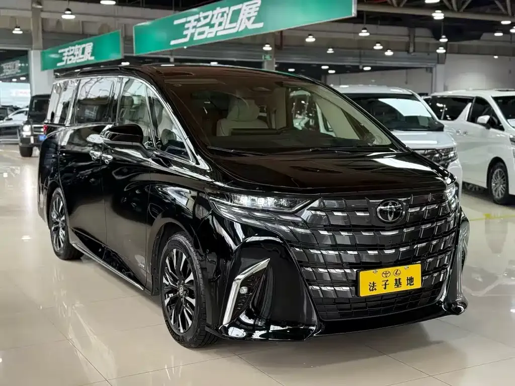 Toyota Alphard — фото 6